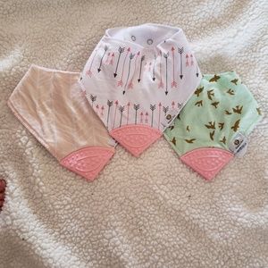 Teething bibs